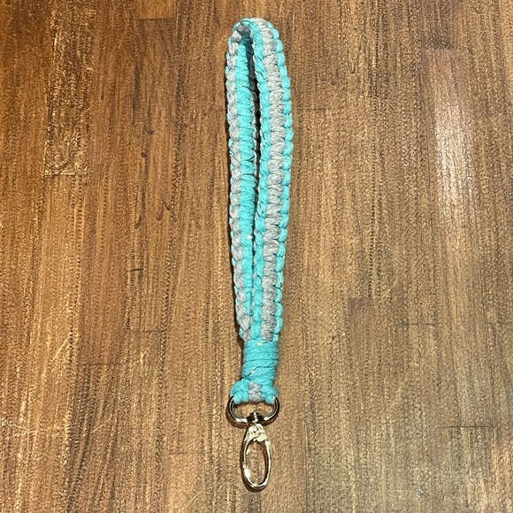 Macrame wristlet keychains - Picture 10 of 11